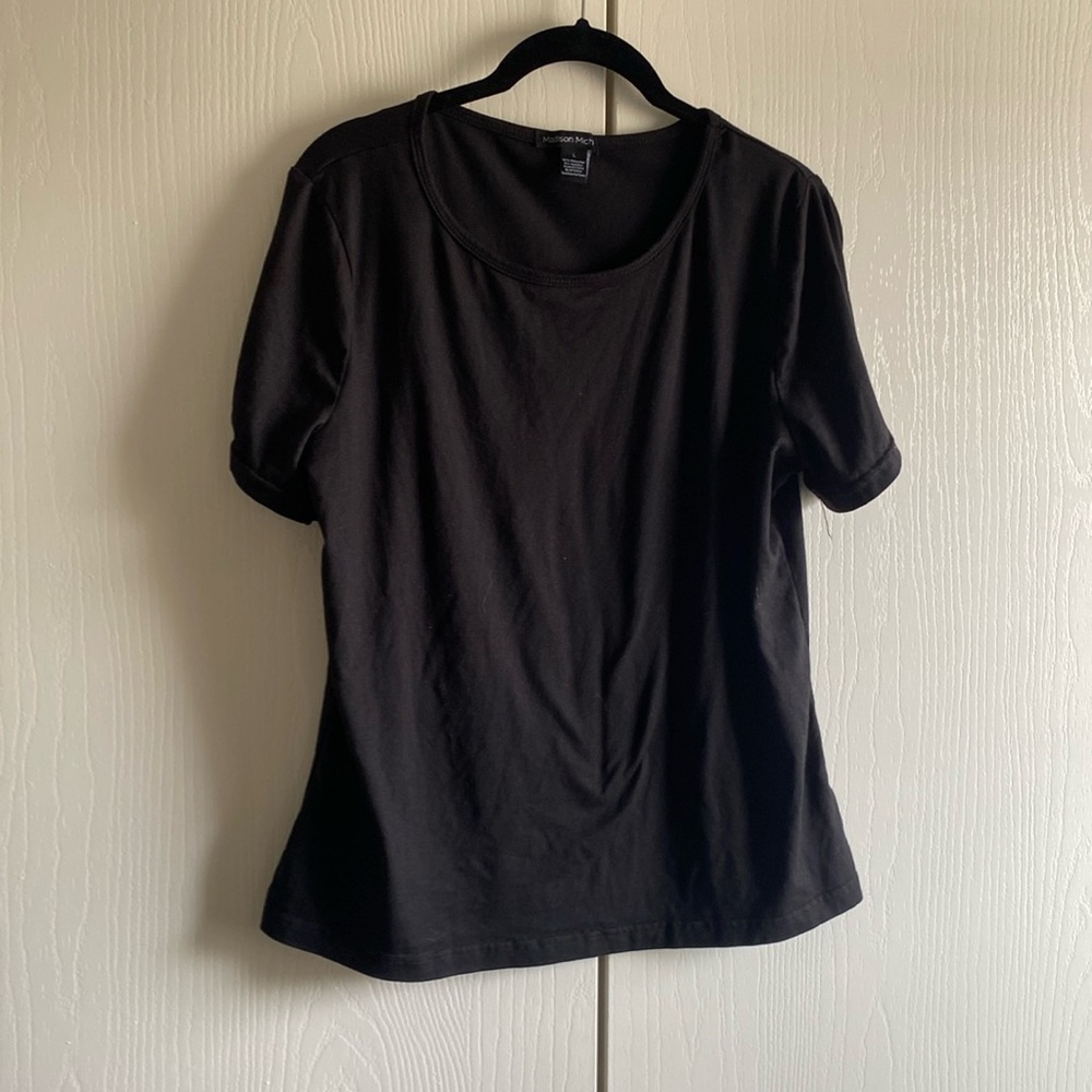 Large Madison Michelle black simple short sleeve top. Never worn